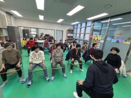 김제시보건소, 걷기동아리 대상 ‘근력운동교실’ 운영 기사 이미지