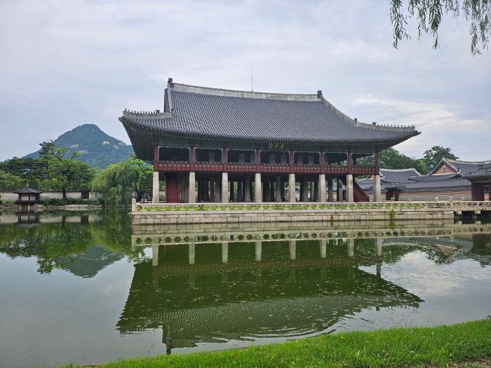 사이비 진보는 틀렸다, 대출도 복지다-빚은 과소비가 아니라 채권자입장에선 과잉 저축이다