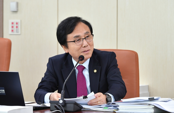 강석주 시의원, “서울시 다태아 자녀 안심보험, 보험 가입보다는 직접의료비 지원으로 운영방식 전환해야” 기사 이미지