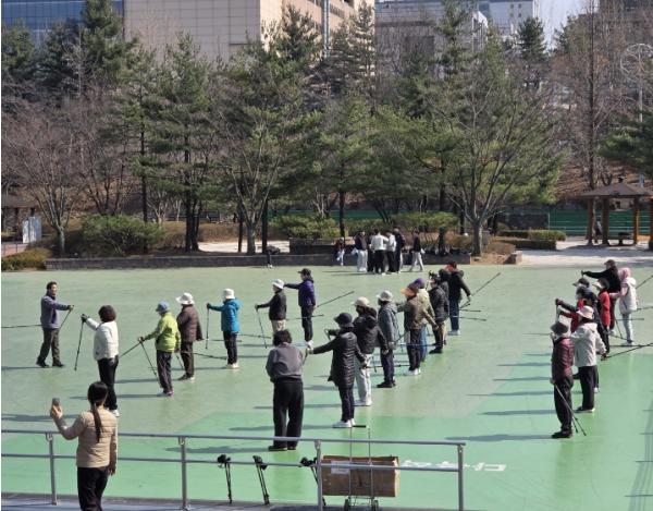 군포시 노르딕워킹으로 걷기의 즐거움을 더하다