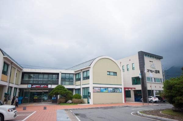 남해군 보건소 “필수 진료기눙 유지에 집중”