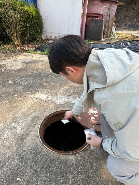 영동군, 봄철 유충구제 실시로 감염병 예방