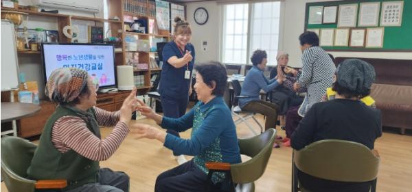 평창군보건의료원, 행복한 노년 생활 프로그램 시작