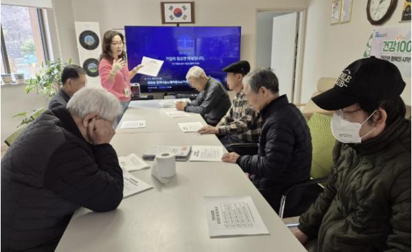 용인특례시 보건소, 방문간호사 어르신 맞춤형 돌봄 서비스 '눈길'