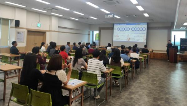 김해시, 물놀이 안전요원·노인복지관 직원 심폐소생술 응급처치교육 실시