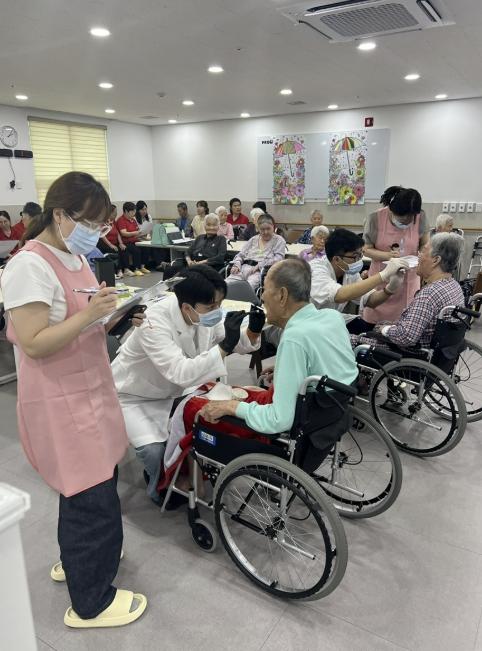 봉화군, 어르신 '밝은 미소' 지킨다...관내 5개소 요양원 구강건강실태 전수조사 실시